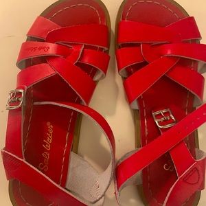 Saltwater sandals women’s size 8